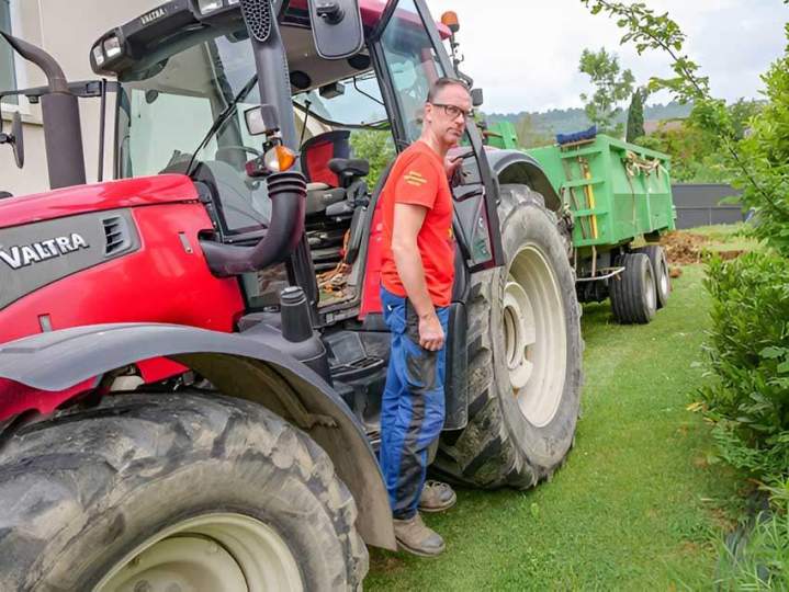Engin d'entretien d'espace vert Metz